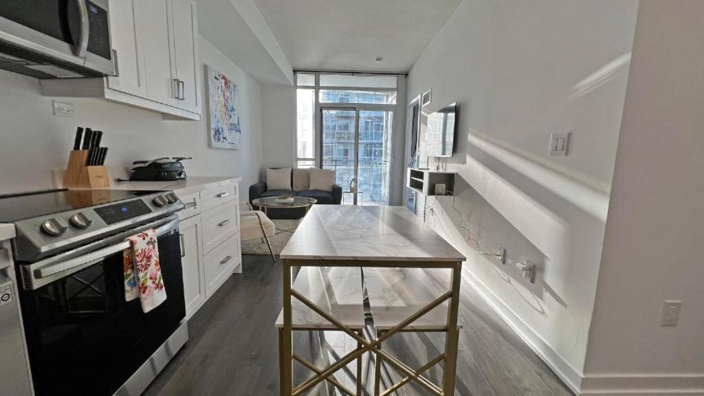 Cozy Condo In Downtown Toronto + Free Parking Exterior foto