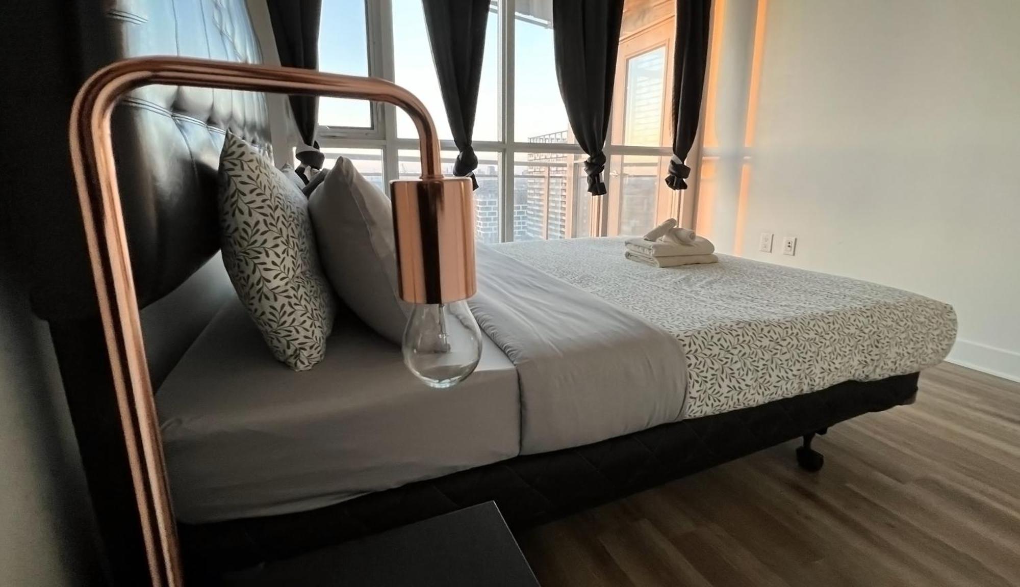 Cozy Condo In Downtown Toronto + Free Parking Exterior foto